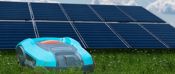 Robotmaaier opladen met zonnepanelen